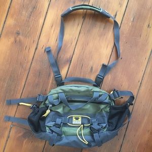 Green MOUNTAINSMITH Lumbar Pack! Excellent!